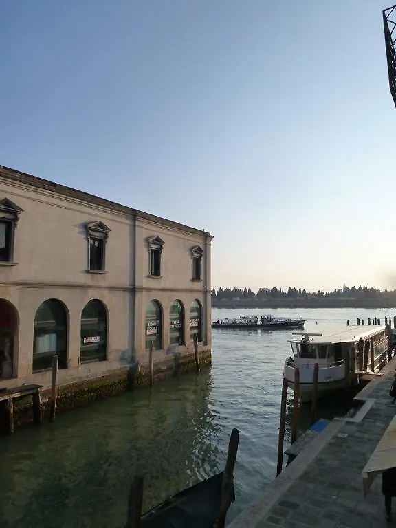 Apartment Appartamento Colonna Murano